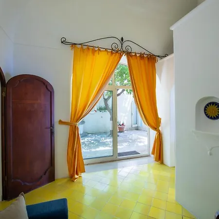 Elio Apartment *